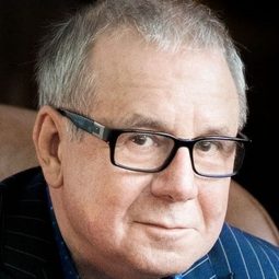 Joachim Król 飾演 Eduard