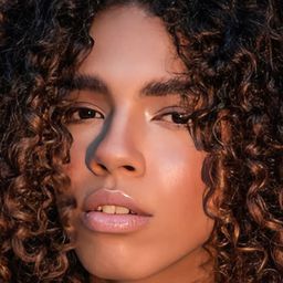 瑪莉亞波馬尼 飾演 Rebeca