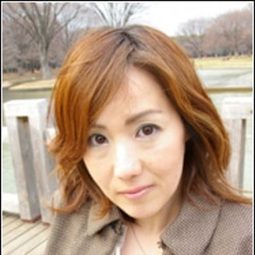 荘 真由美 - 朱鷺色怪魔演員 飾演