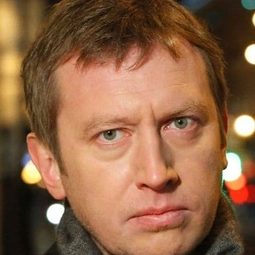 Mikhail Trukhin - Sasha Seeking Talents演員 飾演Mikhail