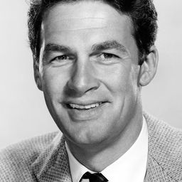 Bill Travers 飾演 Walter Carwin