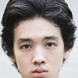 佐野弘樹 飾演 Mitsuru Adachi