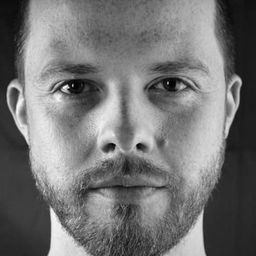 Sam Peter Jackson 飾演 Assaulted Theatregoer