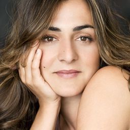 坎德拉·潘娜 飾演 Segunda