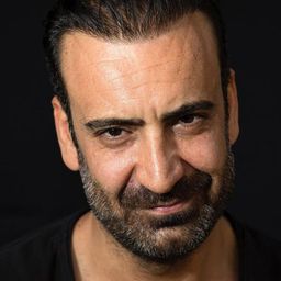 Cem Zeynel Kılıç - 布爾薩的夜鶯演員 飾演Ütülü Hüsnü