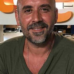 Paco Marín 飾演 Rafa