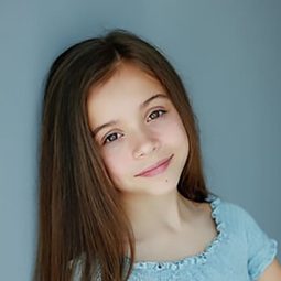 Sonia Maria Chirila - 詭墓演員 飾演Young Rachel