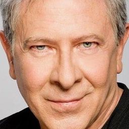 Juan Meseguer 飾演 