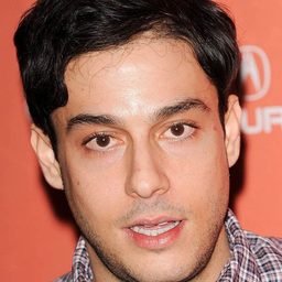 Jonathan Kasdan 飾演 Self - Writer / Executive Producer