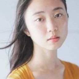 Riko Uchikoshi 飾演 Hikari