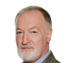 馬瑞斯·威爾斯 飾演 Andrew Steyn