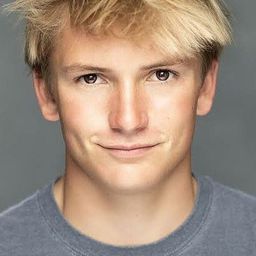 Will Gibson 飾演 Jake