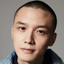 陽博 飾演 Xiao Tong
