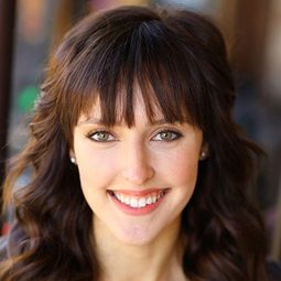 Danielle Bessler - 芭比之完美聖誕演員 飾演Stacie (singing voice)