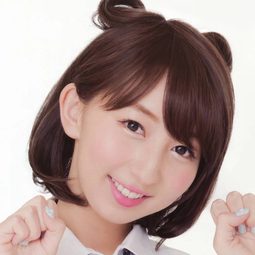 飯田裏穂 飾演 Aoi Asahina