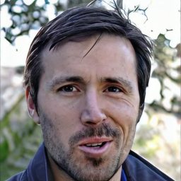 Blake Adams 飾演 John Martense