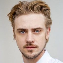 博迪荷布爾 飾演 Pierce