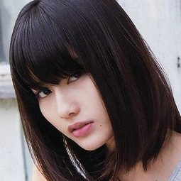 橋本愛 飾演 Zashiki Warashi