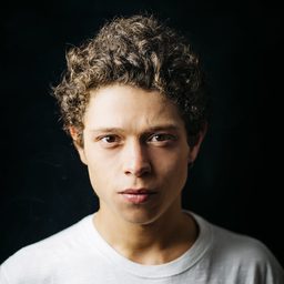 João Nunes Monteiro 飾演 João