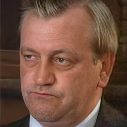 Pavel Sirotin 飾演 chief inspector James Japp