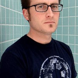 Darren P. Leis 飾演 Neurosurgeon