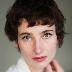 Sandrine Blancke 飾演 Teresina