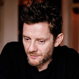 Jamie Hewlett 飾演 Self