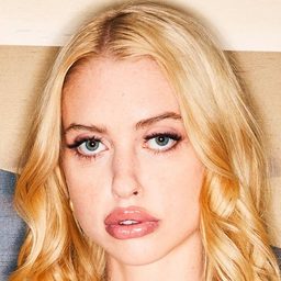 Chloe Cherry 飾演 Stacy