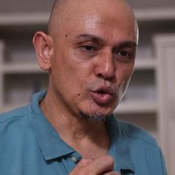 Hengky Tornando 飾演 Oka