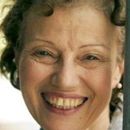 席哈梅·哈達德 飾演 Rose