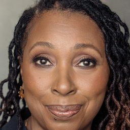 Jo Martin 飾演 Ruby Thomson