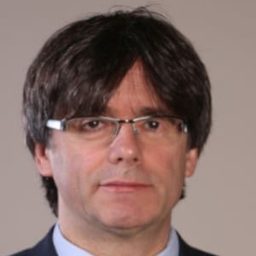 Carles Puigdemont 飾演 Self