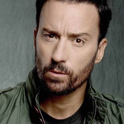 Pablo Puyol 飾演 El reponedor