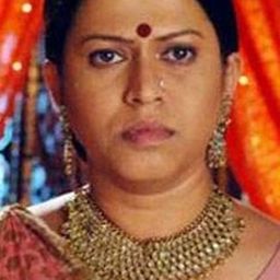 拉西卡·約西 飾演 Janki Upadhyay