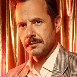 Yorgos Pirpassopoulos 飾演 Argyris