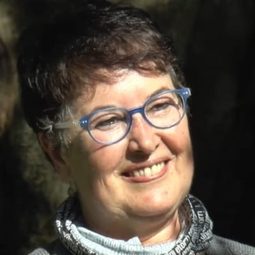 Maite Bastos 飾演 Sor Teresa