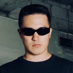 ACE COOL 飾演 Protagonist (voice)