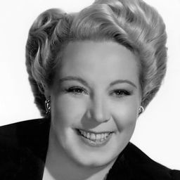 Connie Gilchrist 飾演 Madame Adelaide