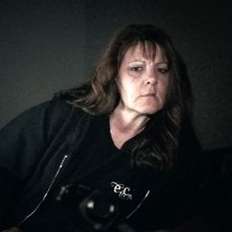 Susan Todd 飾演 Mom