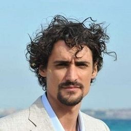 Marco Cocci 飾演 Ettore