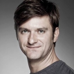 Aleksander Mikic 飾演 Soyka