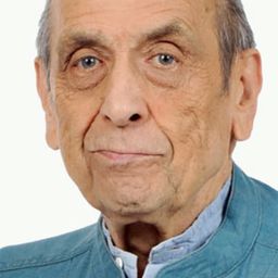 Rémo Forlani 飾演 L'inquiétant directeur