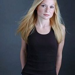 Emma Taylor-Isherwood 飾演 Heidi Reece