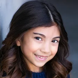 Madison Polan 飾演 Agnes (voice)