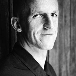 David Woods 飾演 VIP 1