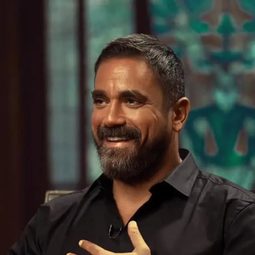 Amir Karara 飾演 ضيف شرف - سليم الانصاري