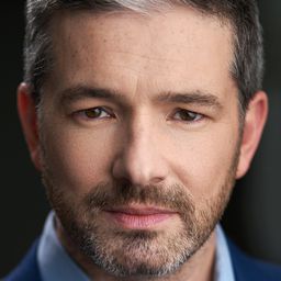 Sean Carey - 第七傳人演員 飾演Soldier (uncredited)