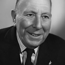 José Isbert 飾演 Don Cosme