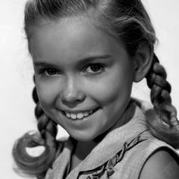 Mimi Gibson - 生活的困景演員 飾演