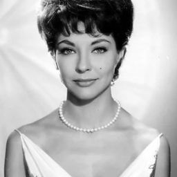 Elsa Cárdenas 飾演 Self (archive footage)